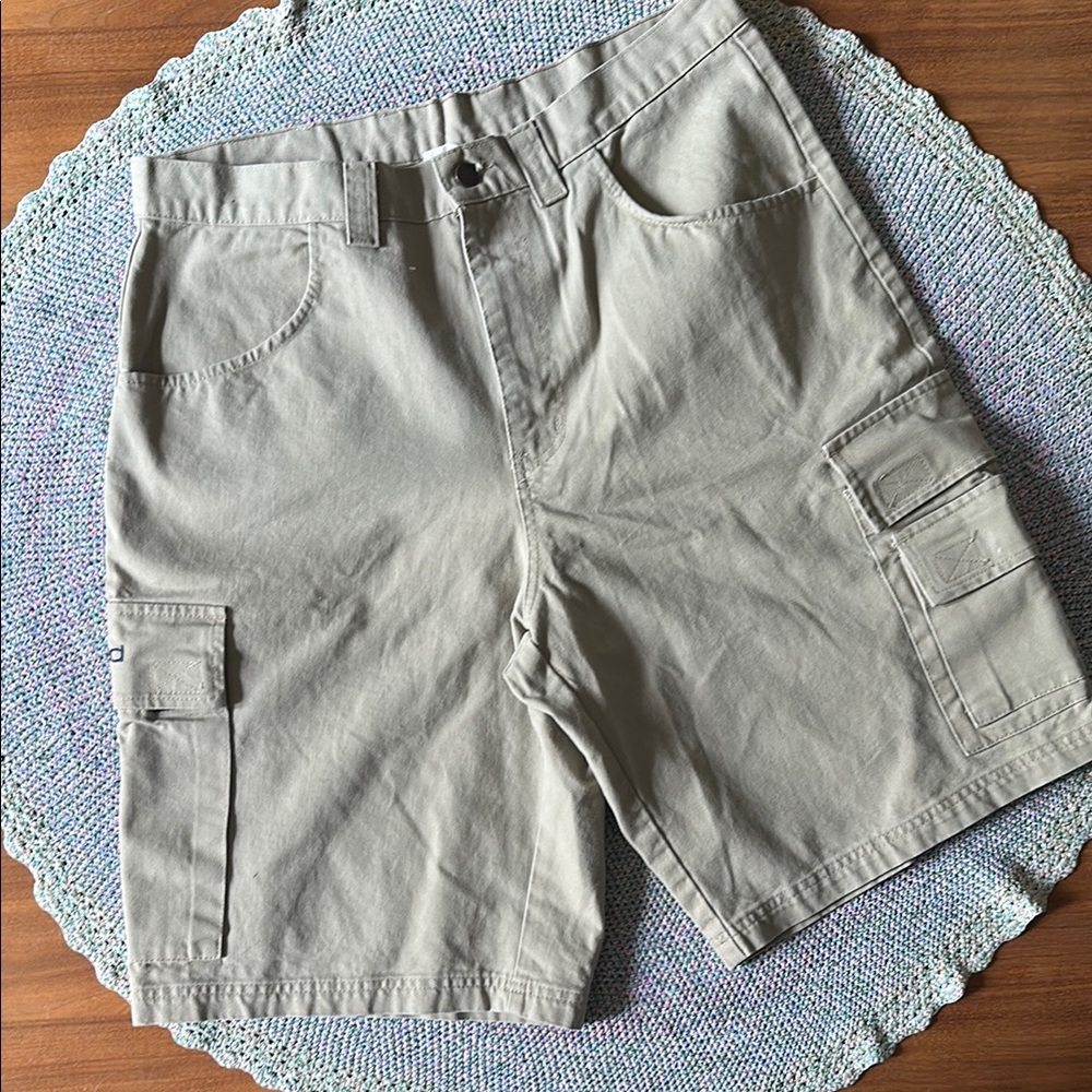 Men’s Vintage Y2K United Tan Cargo Shorts with Relaxed Fit Size XL